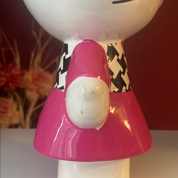 Hello Kitty Pink and White Figurine - Picture 9 of 13